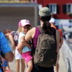 Une nounou pour prendre en charge les enfants